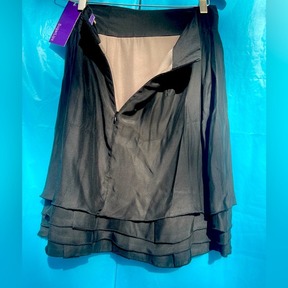 BLACK SILK SKIRT SIZE SMALL by sugar lips - Picture 5 of 10